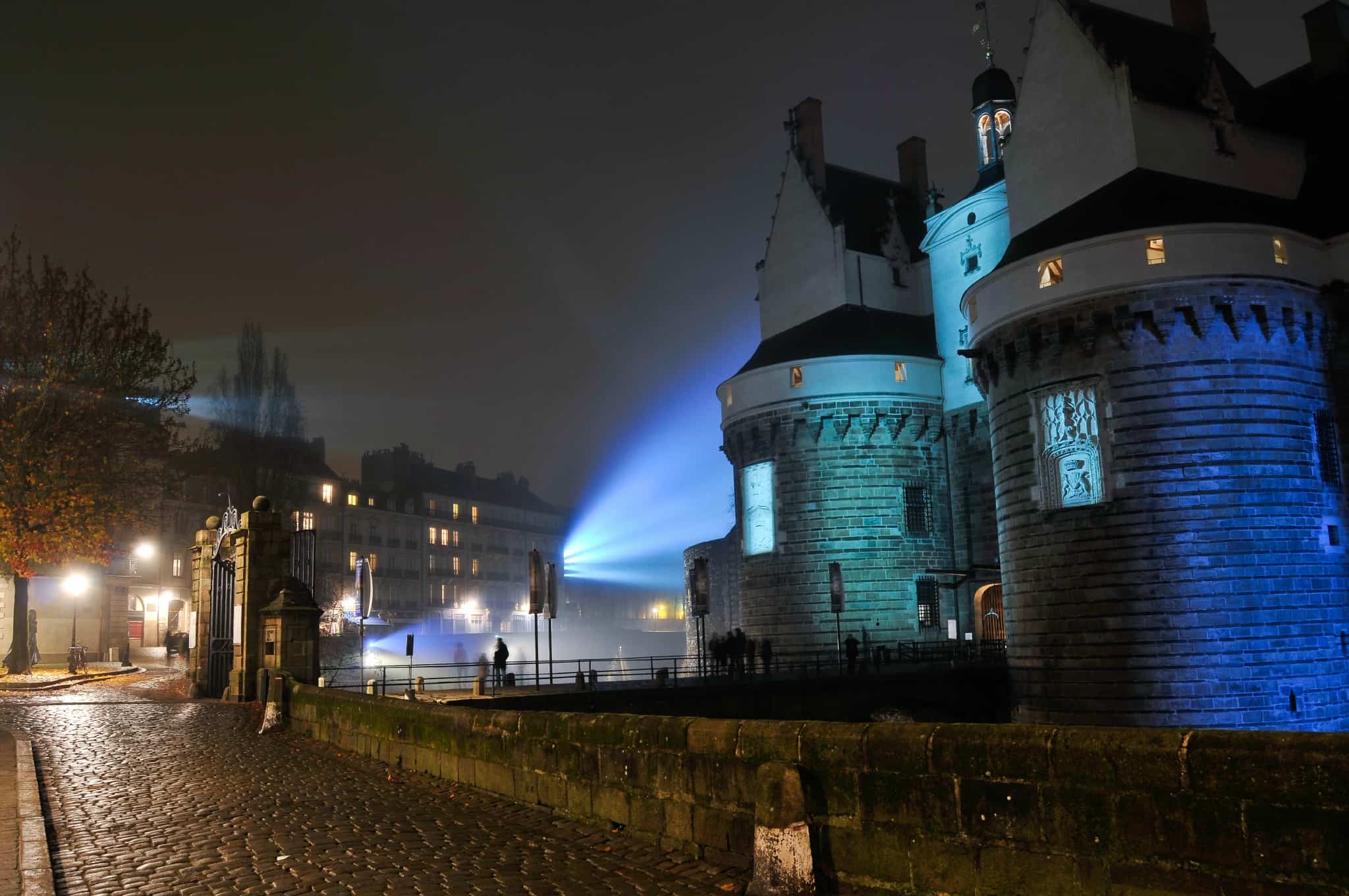 chateau-des-ducs-de-bretagne-nuit