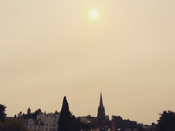 ciel jaune nantes mars 2022