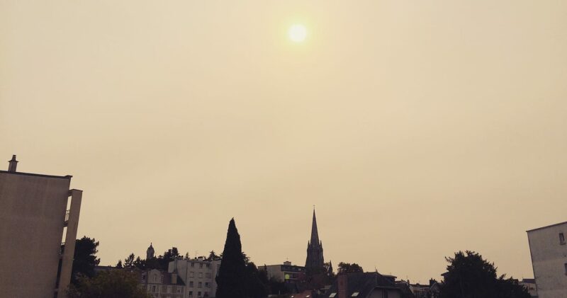 ciel jaune nantes mars 2022