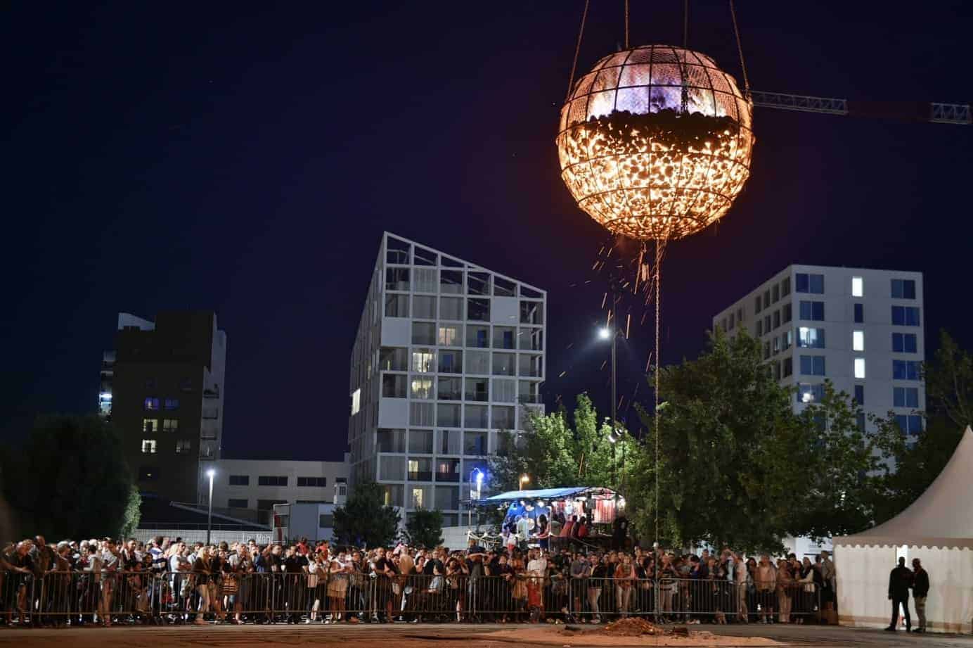 Boule de feu nuit du van nantes maker campus  machines de l'ile