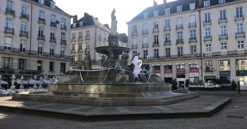 hommage steve fontaine de la place royale nantes 2020