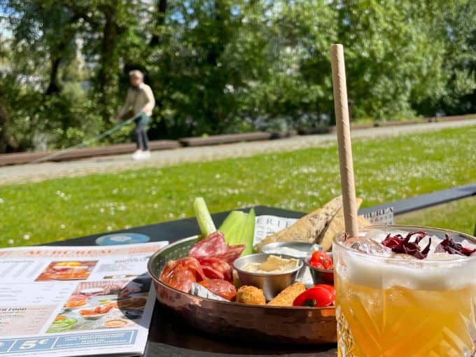 Pub Au Bureau Terrasse