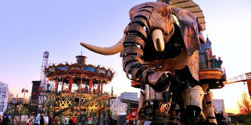 L'éléphant, le Carrousel des mondes marins et La Grue Jaune